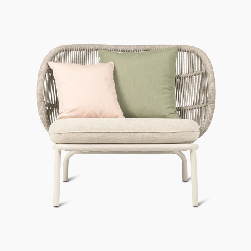 Fauteuil de jardin Vincent Sheppard KODO, couleur Dune White, avec coussins d'assise et décoratifs