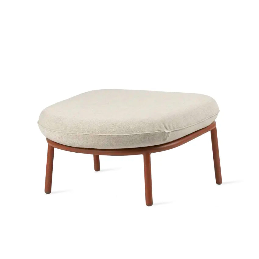 Tabouret KODO de Vincent Sheppard, couleur Rust, avec un coussin couleur Almond