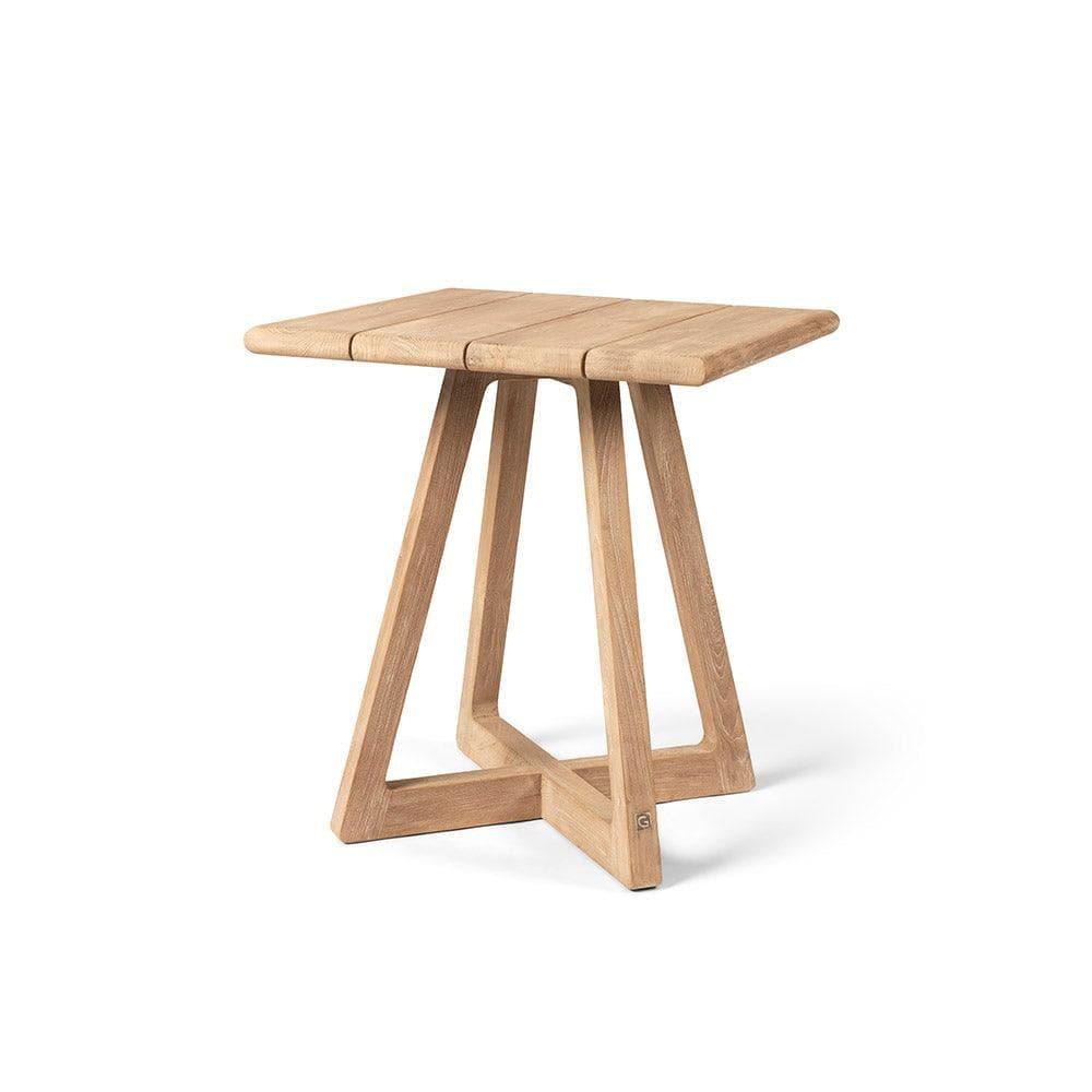 Bartisch DENNIS von Gommaire – hoher Outdoor-Tisch aus recyceltem Teakholz, wetterfest und stilvoll für Gartenbars und moderne Terrassenbereiche